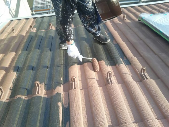 屋根　上塗り１回目