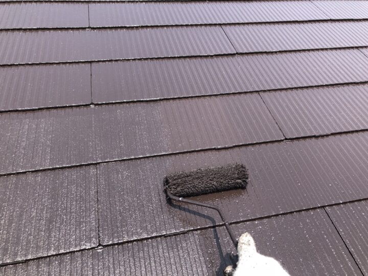 屋根上塗り（１回目）
