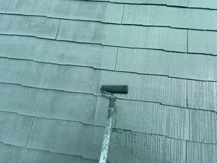 屋根　上塗り２回目