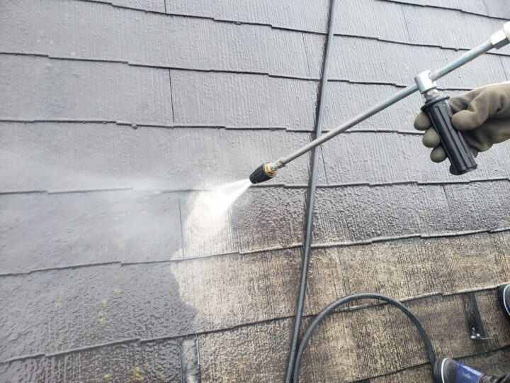 コロニアル屋根　高圧洗浄