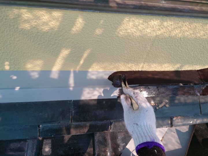 屋根水切り　上塗１回目