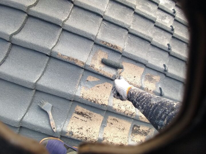 屋根　セメント瓦　上塗１回目
