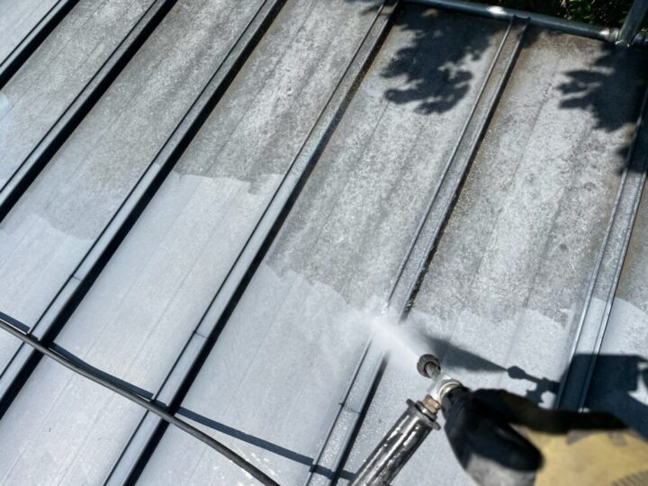 屋根 スチール 高圧洗浄