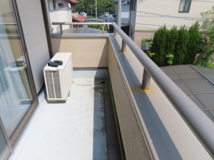 【バルコニーFRP防水工事】施工前