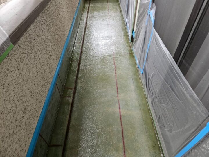 ガラスマット貼付