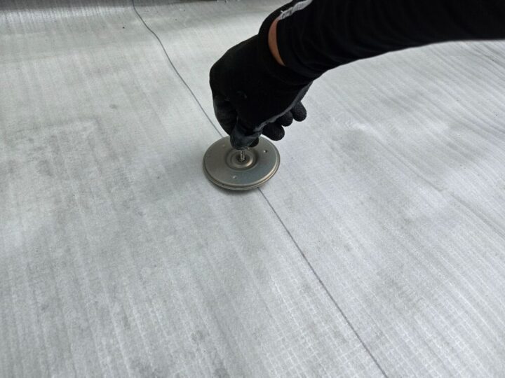 【シート防水工事】ディスク盤設置